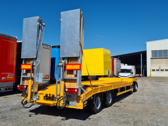 Przyczepy niskopodwoziowe z&nbsp;obrotnicą